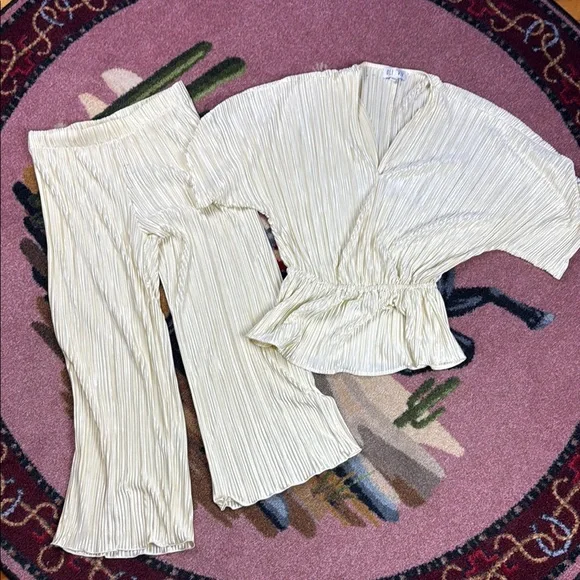 VINTAGE 2 PIECE OUTFIT - Picture 1 of 16